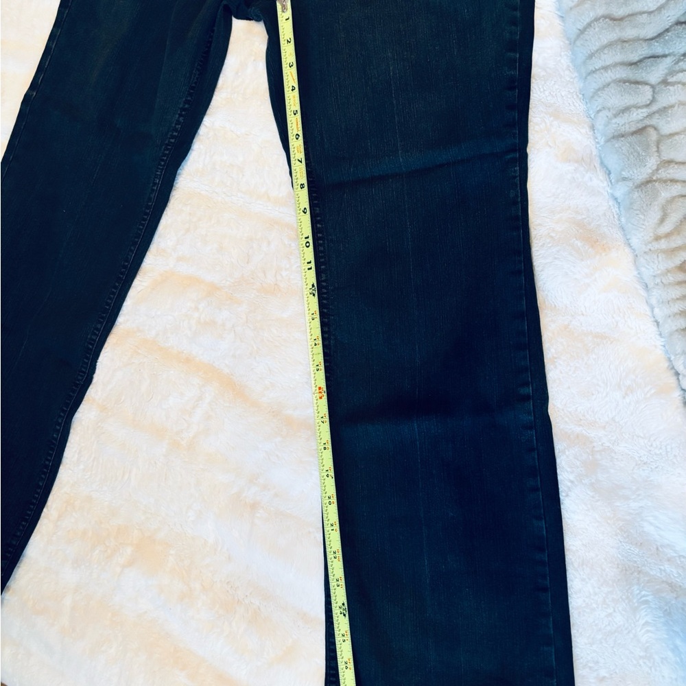 Women’s Black denim jeans..size 10..by Croft & Barrow - Picture 5 of 6